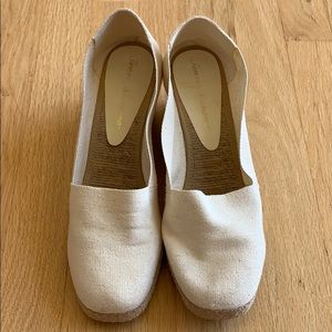 Tommy Bahama White canvas wedges